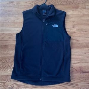 Men’s black North Face vest